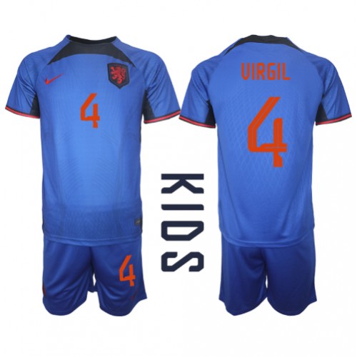 Otroški Nogometni dresi Nizozemska Virgil van Dijk #4 Gostujoči SP 2022 Kratek Rokav (+ Kratke hlače)